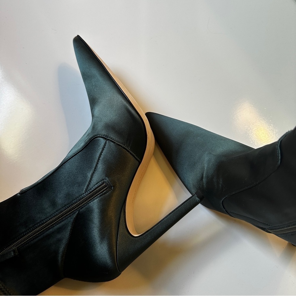 Good American The Icon Satin Boots, Green | Size 10 - Picture 6 of 7